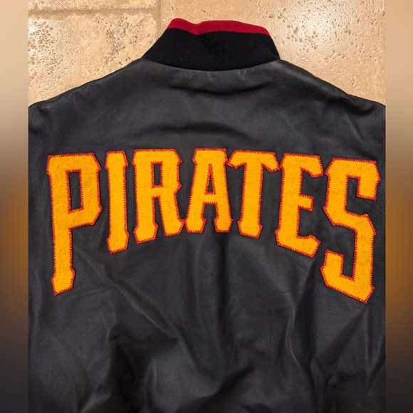 Gucci x MLB AW18 Pirates Black Leather Bomber Varsity Jacket - Picture 14 of 16